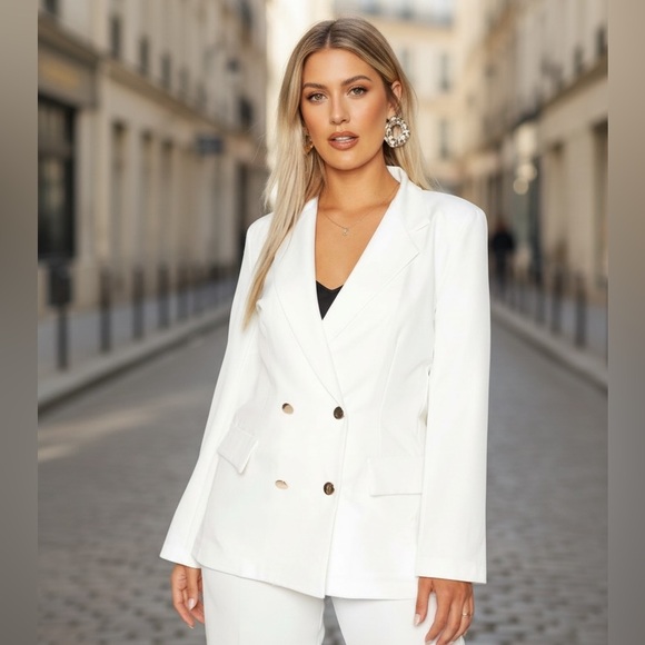 Jackets & Blazers - NEW•16•TIMELESS WHITE BLAZER WITH GOLD BUTTONS